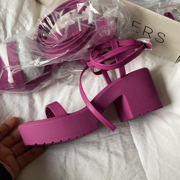 Strappy platform sandals size 6 in pink / fuchsia - Picture 2 of 4